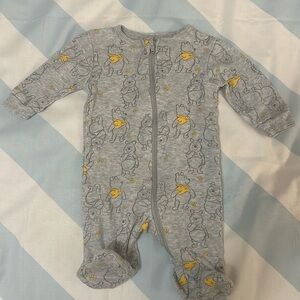 Disney - Winnie the Pooh - Newborn footed sleeper.